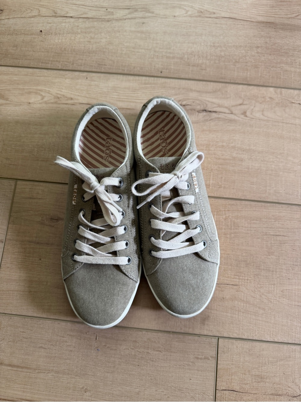 Taos Lace-Up Sneakers